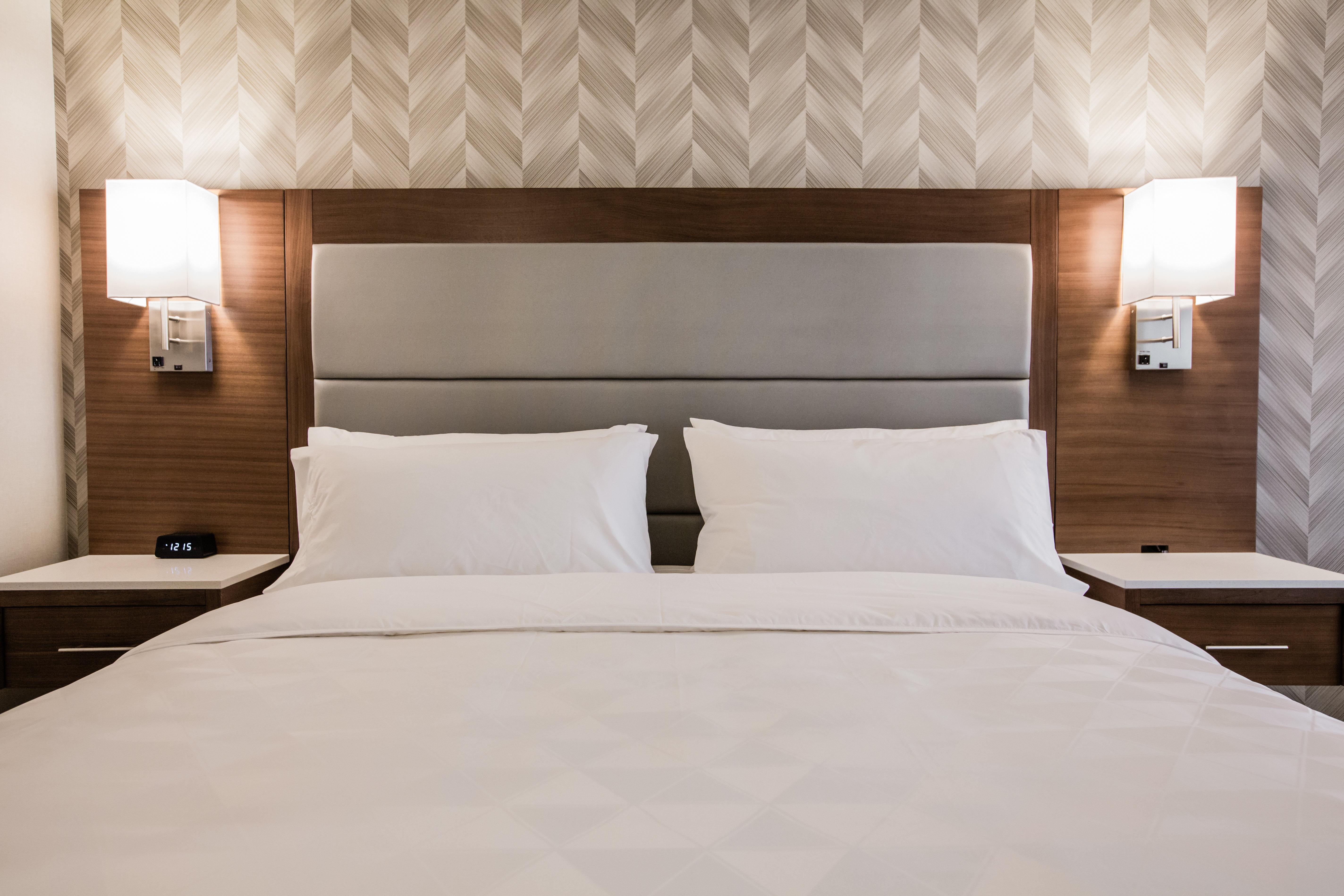 Holiday Inn Calgary South Conference Center エクステリア 写真