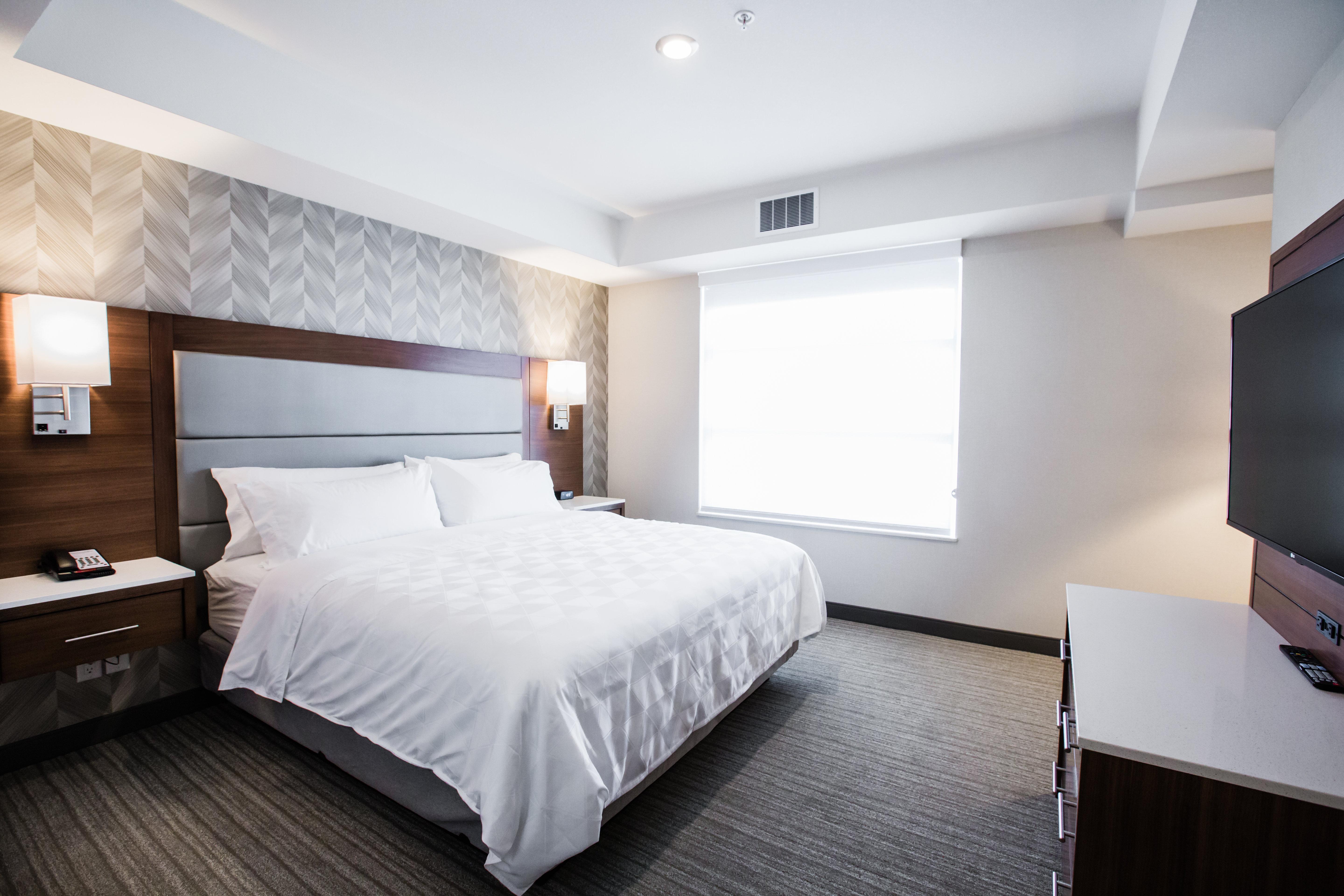 Holiday Inn Calgary South Conference Center エクステリア 写真