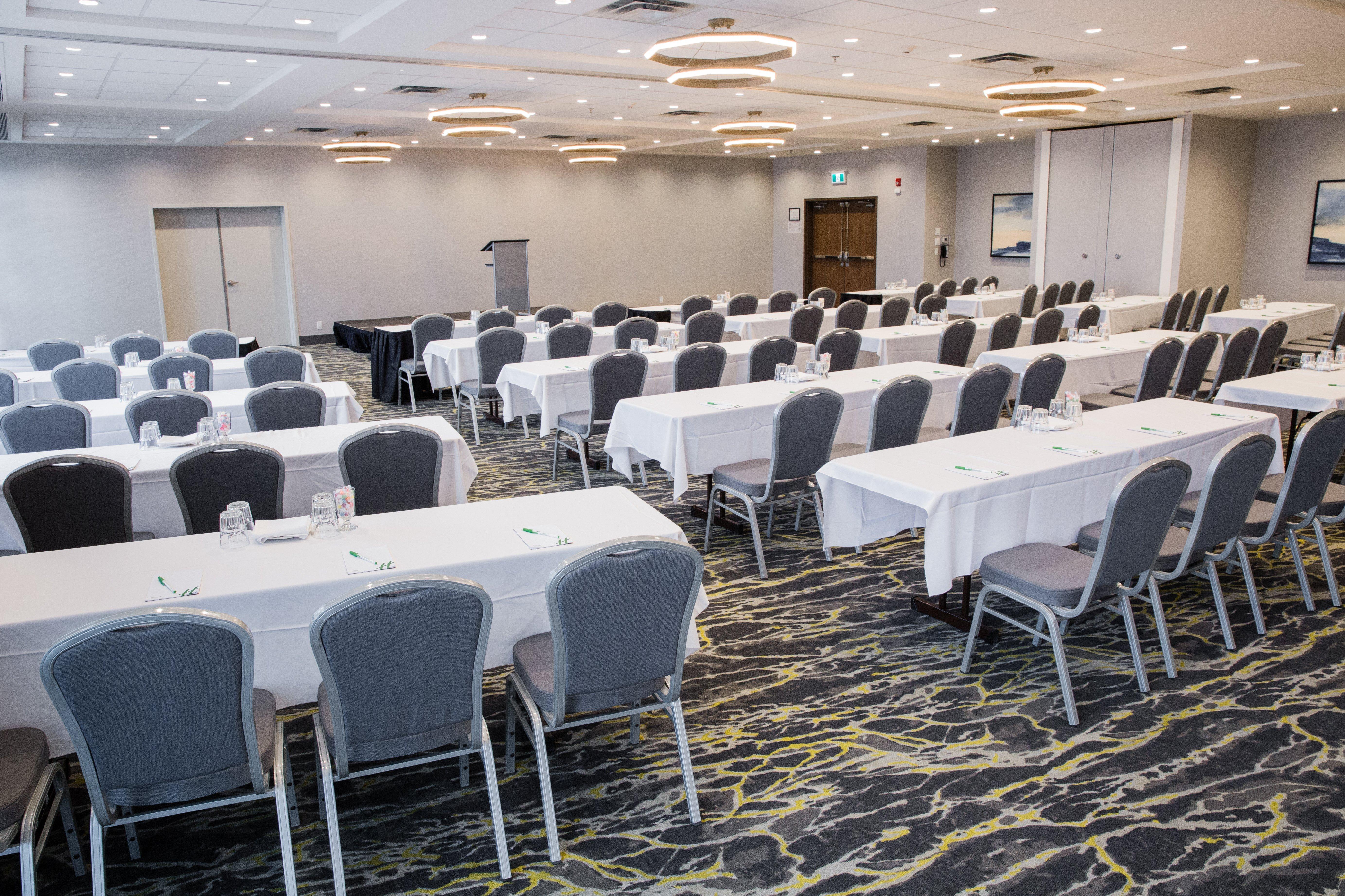 Holiday Inn Calgary South Conference Center エクステリア 写真