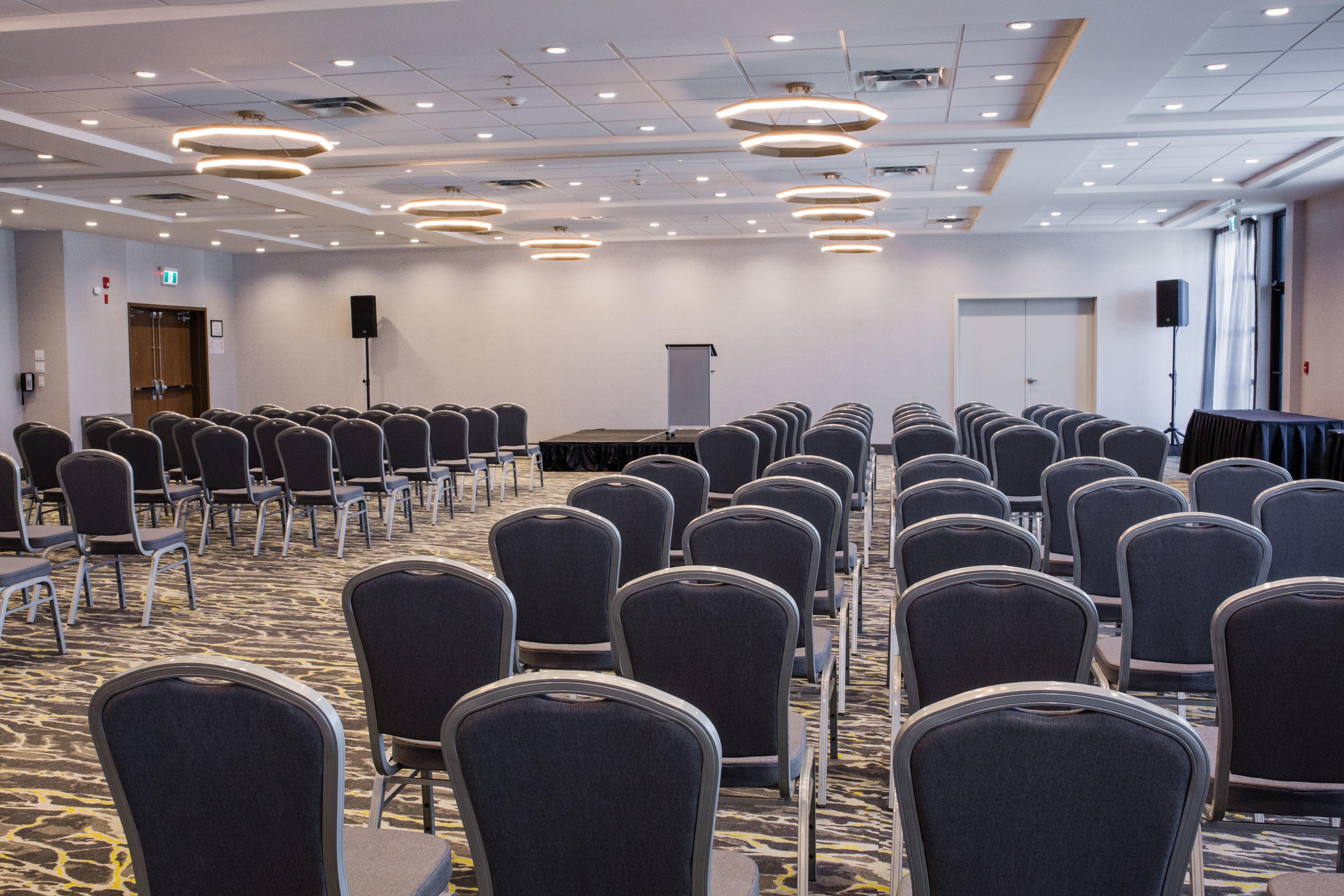 Holiday Inn Calgary South Conference Center エクステリア 写真